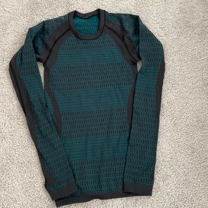 Lululemon swiftly long sleeve. Euc.